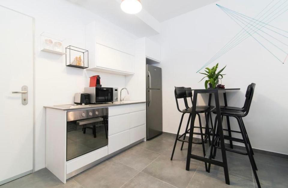 Allenby Beach Area Apartment Tel Aviv